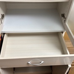 食器棚の画像