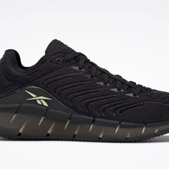 Reebok すにースニーカーの画像