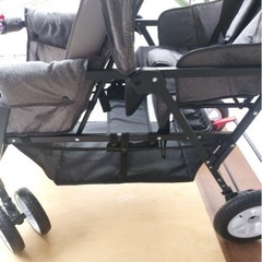 まだ使っていない新しいベビーカー 双子用ベビーカーの画像