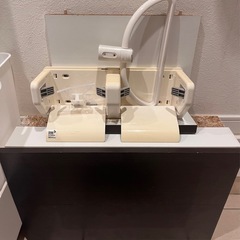 トイレットペーパーホルダー キャビネット付きの画像