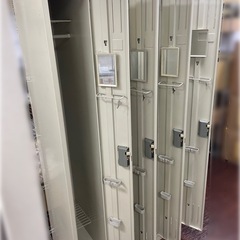 ヴァンラック 4人用ロッカー 鍵付の画像