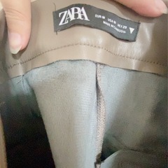 【まとめ買い歓迎】ZARA定価5500円 レザーショートパンツの画像