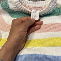 H&M ストライプニットセーターとレギンスセットの画像