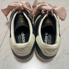 adidas SUPERSTAR82の画像
