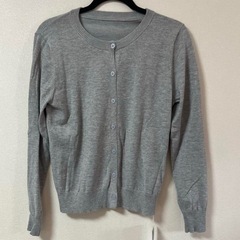 シンプルお洒落✨️カーディガン ニットUネック 長袖 グレー　Sサイズの画像