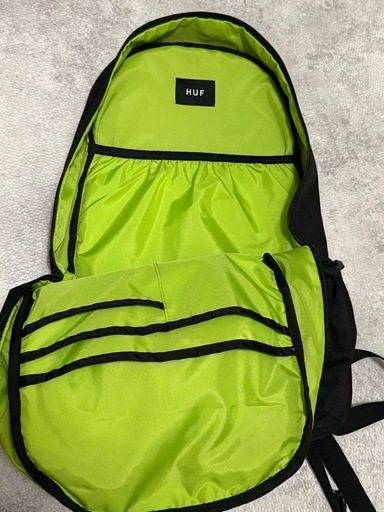 HUF ブラックリュック TH-HUF TECHNOLOGY™ HUF ブラックリュック TH-KCUFTECHNOLOGY™ (やん) 福住のバッグ