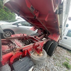 2トンダンプ　いすずトラックの画像