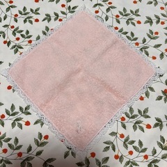 三越　イニシャルハンカチS ピンクの画像