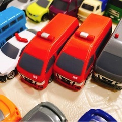 トミカ　ポケットトミカ　パトカー　バスの画像