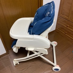 アップリカ　ハイローチェア
の画像