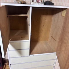 収納棚の画像