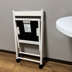 ラウンドテーブル＋チェア　セトの画像