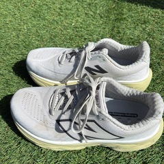 New Balance 1080 ランニングシューズ 27.0cmの画像