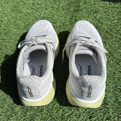 New Balance 1080 ランニングシューズ 27.0cmの画像