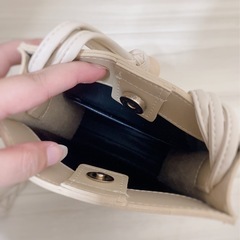 【まとめ買い歓迎】ショルダーバッグ スクエア ベージュの画像