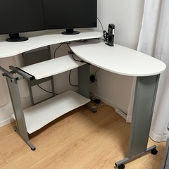 パソコンデスク　PCデスクの画像