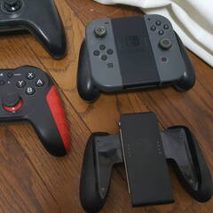ファミリーコンピューター、ファミコン用コントローラーまとめて　Nintendo　Switch他　動作未確認　ジャンクにての画像