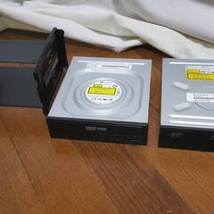 DVD内蔵ドライブ(GH24NSD1)、Blu-ray内蔵ドライブ(BH10NS38)＋２DINラック　動作確認済みの画像