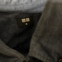 UNIQLOカジュアルシャツ4枚セットの画像
