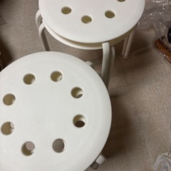 IKEA　丸椅子の画像