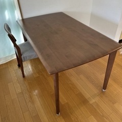 ニトリダイニングテーブルセットの画像
