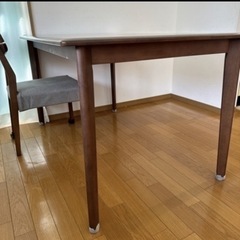 ニトリダイニングテーブルセットの画像