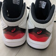 アシックス　バスケットシューズの画像