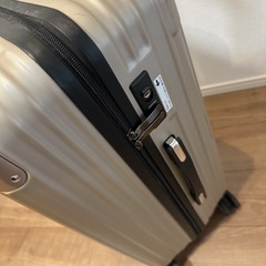 スーツケースの画像