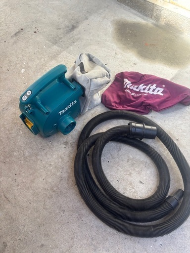 マキタ 集塵機 18V充電式小型集じん機 動作確認済 本体のみ VC350D 大工