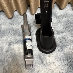 コードレスクリーナー Invictus One 掃除機 ブラシ付きの画像