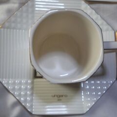 ungaroカップ＆ソーサー５組＆サービス品４組の画像