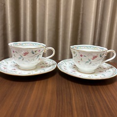 ノリタケ ティーカップ・ソーサー 花柄 2セットの画像