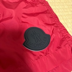 MONCLER レッド ショートパンツ Sの画像