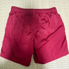 MONCLER レッド ショートパンツ Sの画像