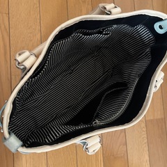 皮革製ハンドバッグの画像