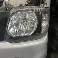ハイエース3型　ヘッドライトカバーの画像