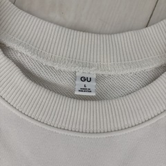 GU トレーナー 丈短めの画像
