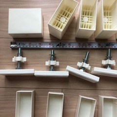 ラブリコ　DIY収納パーツ 2×4アジャスター  
ホワイトの画像