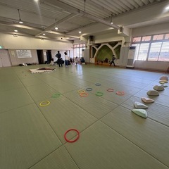 【10/11開催】親子で走って遊ぼう！広い柔道場で室内あそび