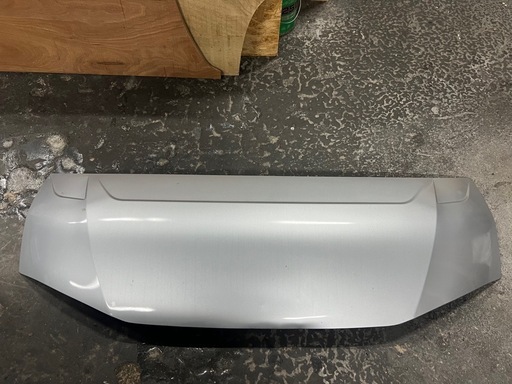 ハイエース　ボンネット