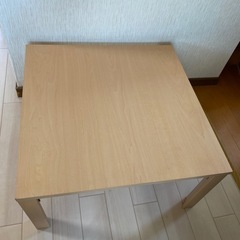 中古 テーブル 折りたたみ　ローテーブル ベージュ 正方形　サイズ　約60×60　の画像