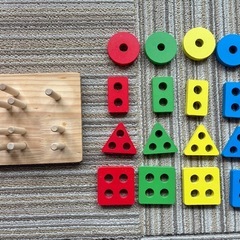 木製知育玩具　モンテッソーリ　棒通しパズルの画像