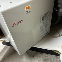 流し台　キッチン　給湯器　湯沸し機
の画像