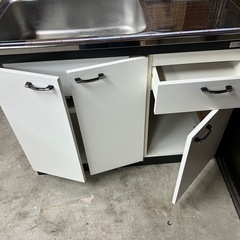 流し台　キッチン　給湯器　湯沸し機
の画像