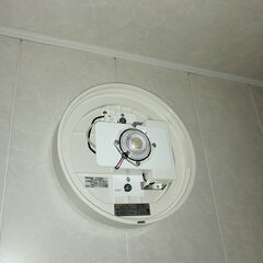 【０円にしました】天井直付型・壁直付型　LED（昼白色）　軒下用シーリングライト・ポーチライト・浴室灯　拡散タイプ　防湿型・防雨型　丸形蛍光灯30形1灯器具相当の画像