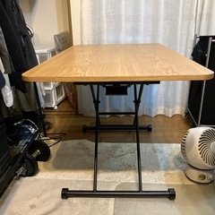 ガス式折りたたみ机の画像