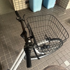 大人用自転車　27インチ　6段ギア　ライト、鍵付き、白の画像