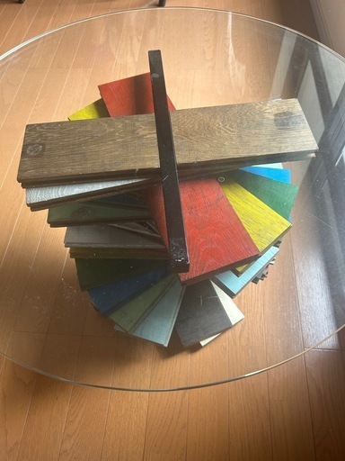 インダストリアル　スピンドル型ガラステーブル