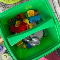 おもちゃ類、練習用おまる、オムツ替えシートなど(1〜3才さんくらい)の画像