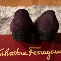 美品【Salvatore Ferragamo】フェラガモ　スエードローファーの画像